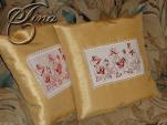 Pillow with Roses